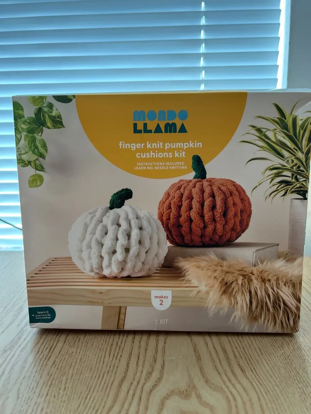 #3 New Mondo Llama Finger Knit Pumpkin Cushions Kit Makes 2 Instructions Include